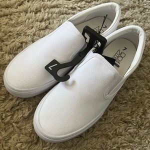 NWT No Boundaries Shoes